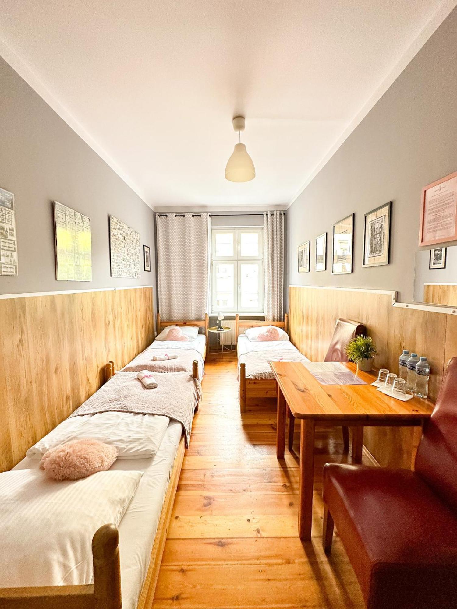 Explorer Hostel & Apartment Stare Miasto Old Town 24H Poznań Extérieur photo